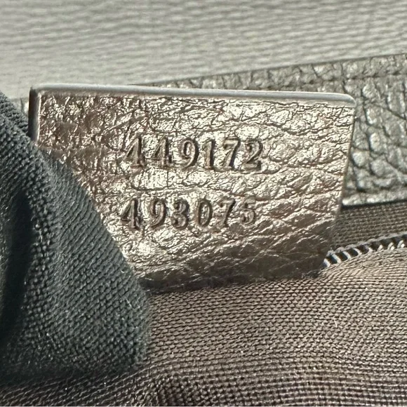 👜 Gucci GG Canvas Messenger Crossbody Bag - Picture 12 of 14